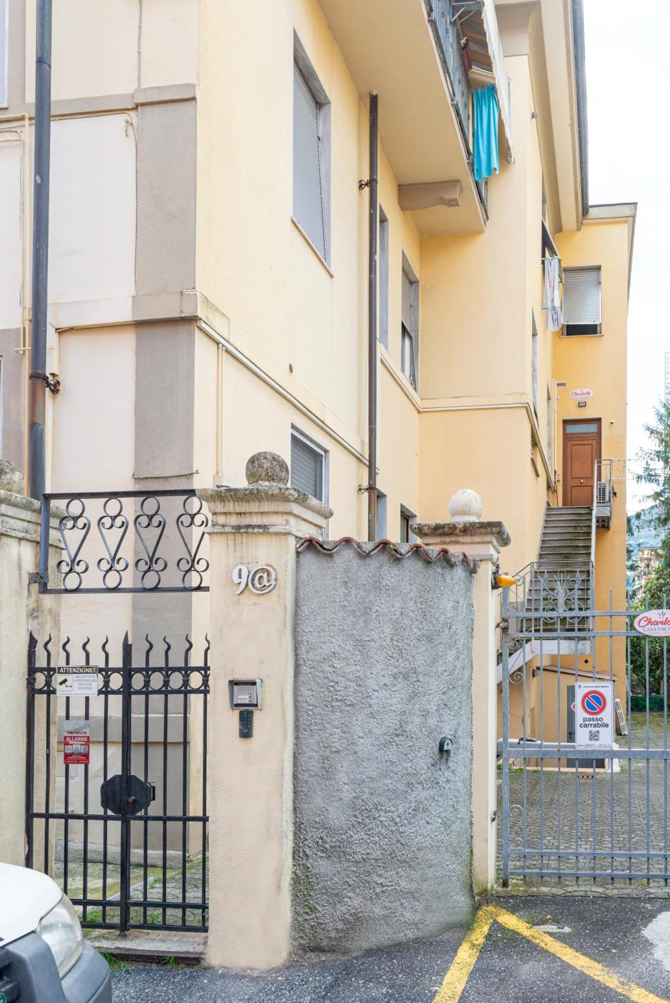 Charlotte Appartamento Con Parcheggio, 5 Terre, Vicino Stazione La Spezia Exterior foto