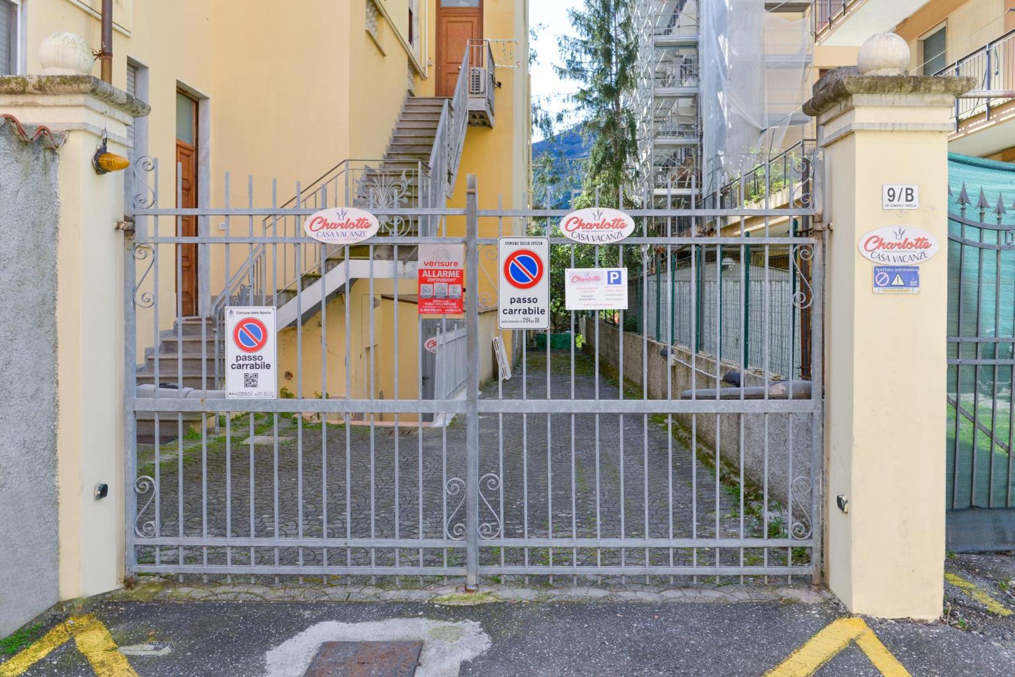 Charlotte Appartamento Con Parcheggio, 5 Terre, Vicino Stazione La Spezia Exterior foto